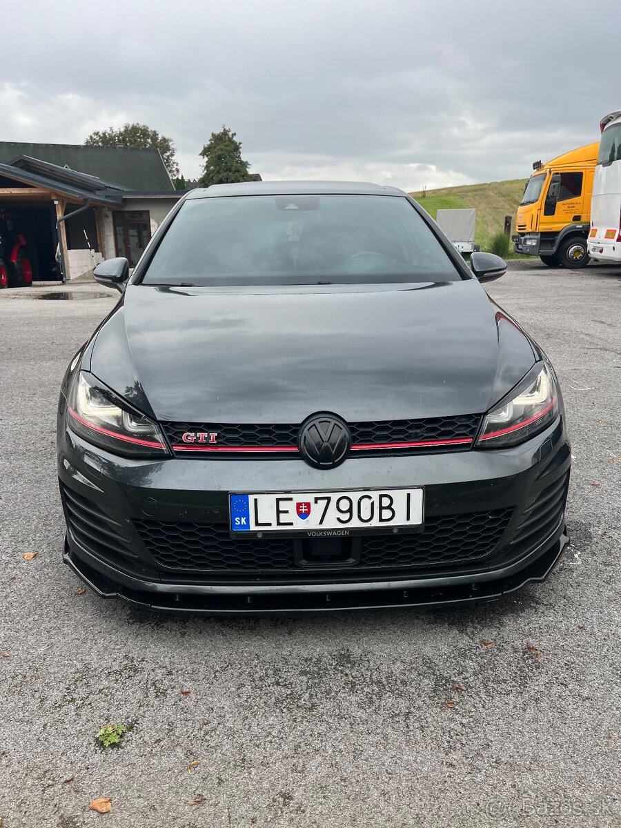 Volkswagen Golf 7 GTI