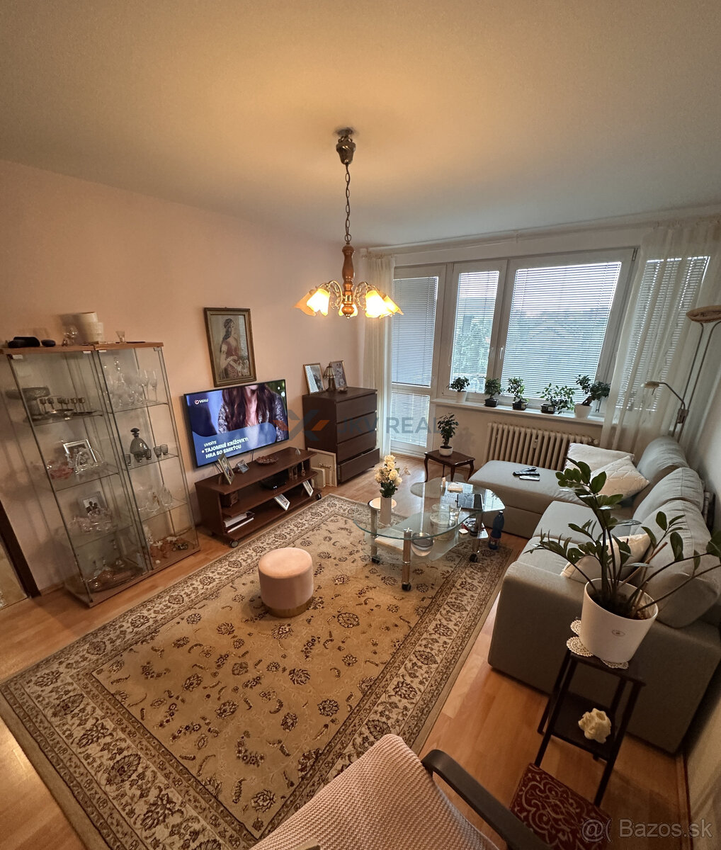 Na predaj 3-izbový byt vo Vrakúni s dvoma balkónmi