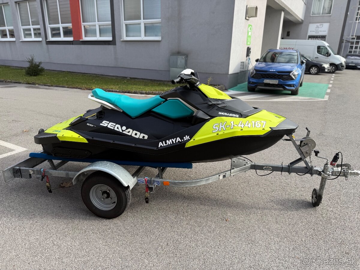 SEA DOO SPARK 2 up