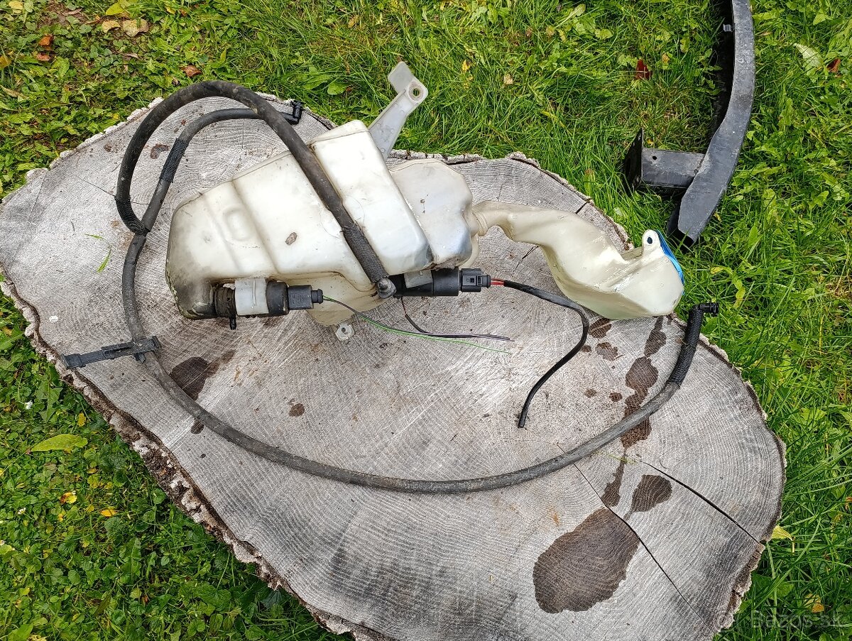 Nádržka ostrekovača komplet Superb1