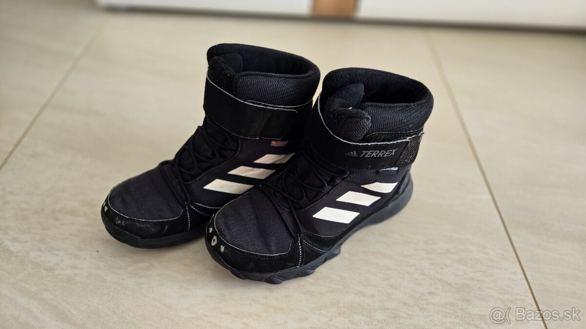 Detské zimne topanky Adidas v. 36