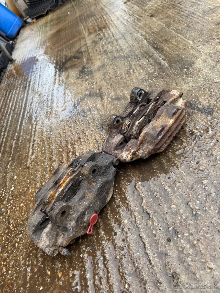 Predné brzdové strmene Toyota KZJ LJ BJ HZJ landcruiser