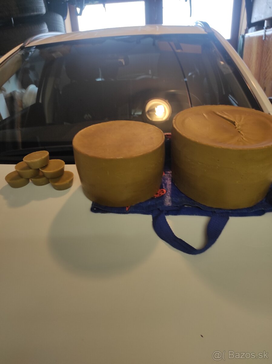 Predám včelí vosk – priamo od včelára