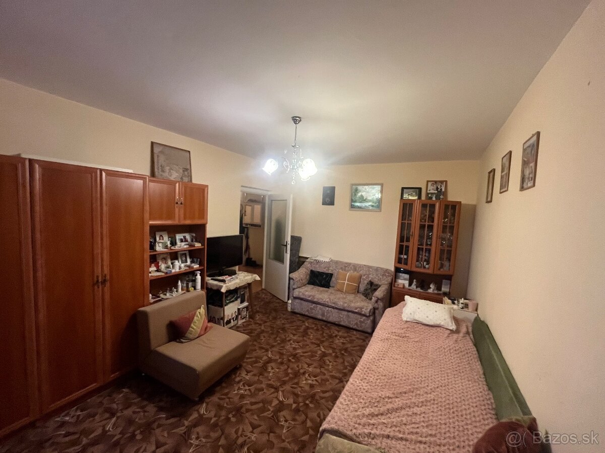 🌞 Dvojizbový byt s balkónom – Rúbanisko 2, Lučenec 🏡