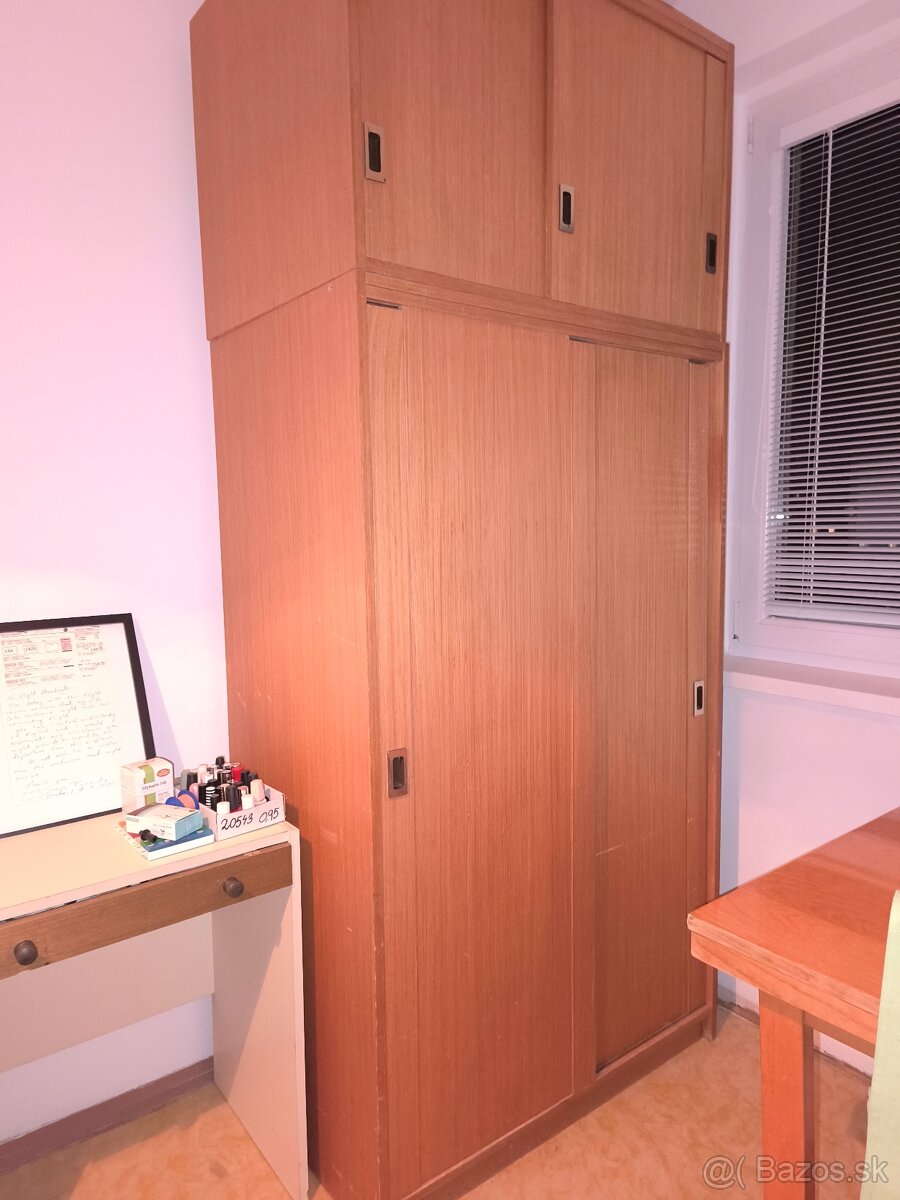 Darujem skriňu za odvoz