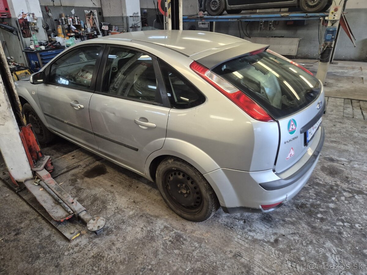 Rozpredám Ford hatchback 1.6 TDCi