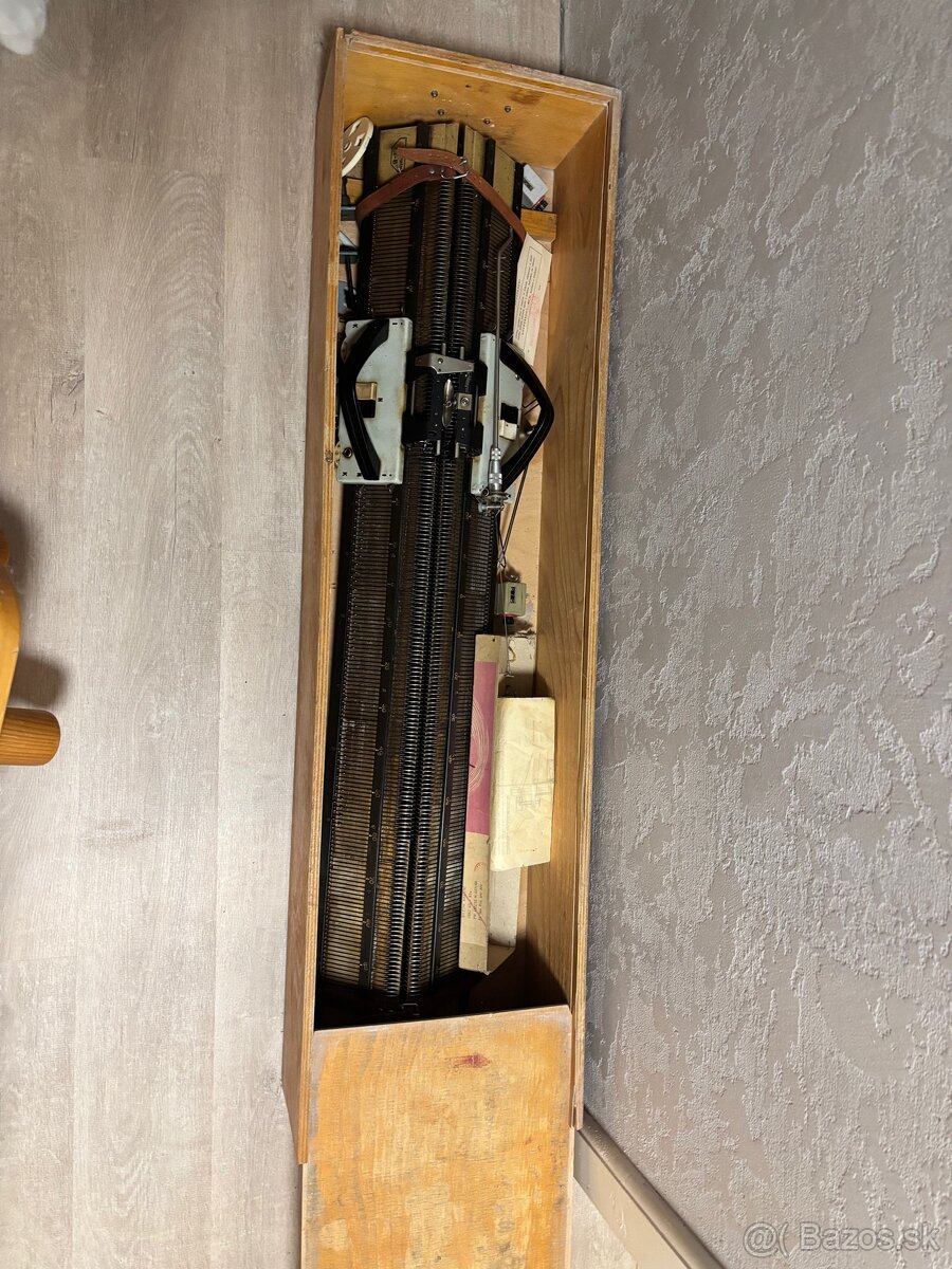 Pletací stroj DOPLETA 191-B