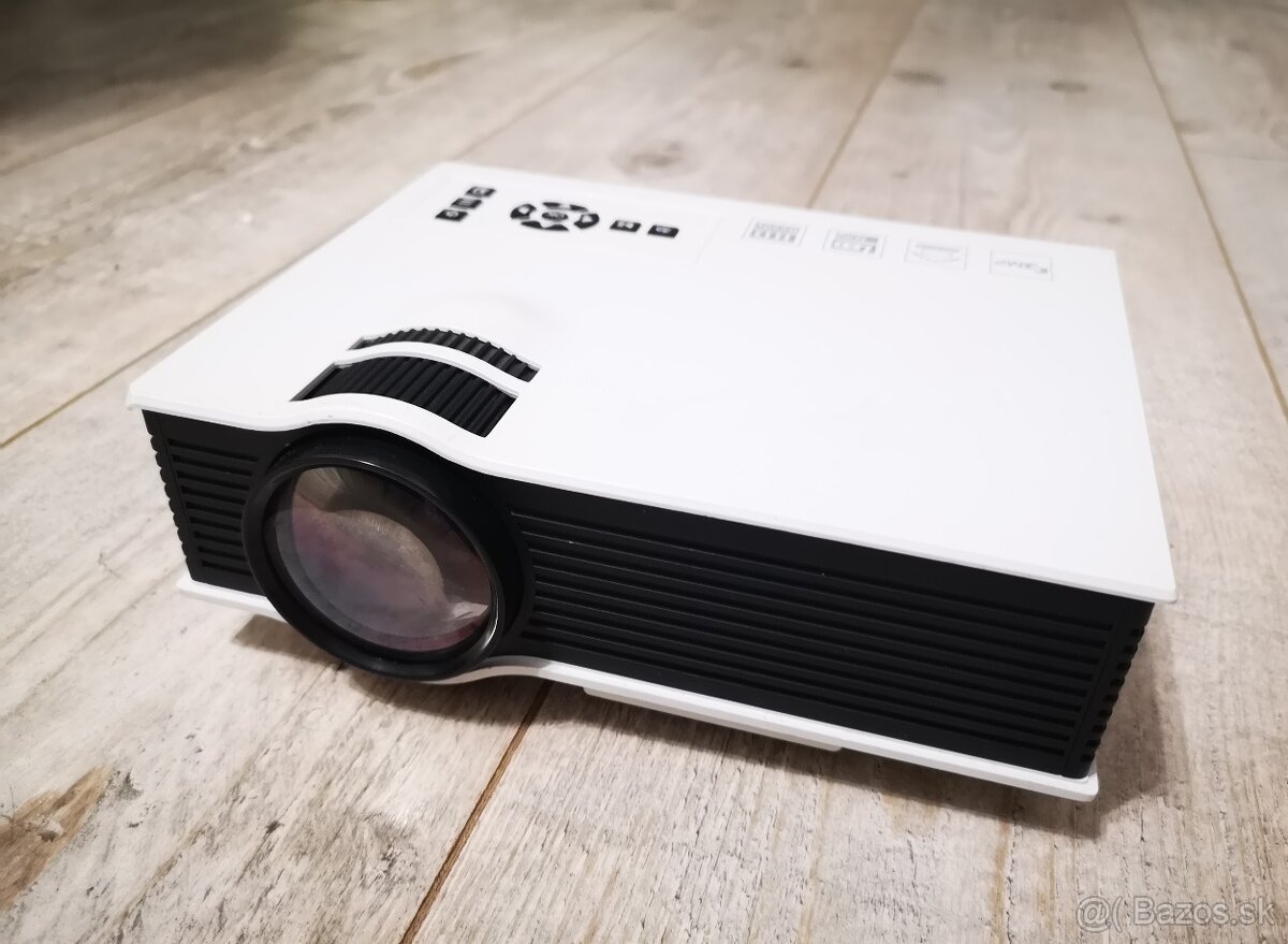 Mini LED Projector UC4