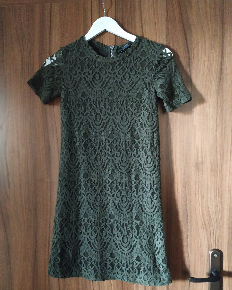 Olivové čipkové šaty s podšívkou, veľkosť 36