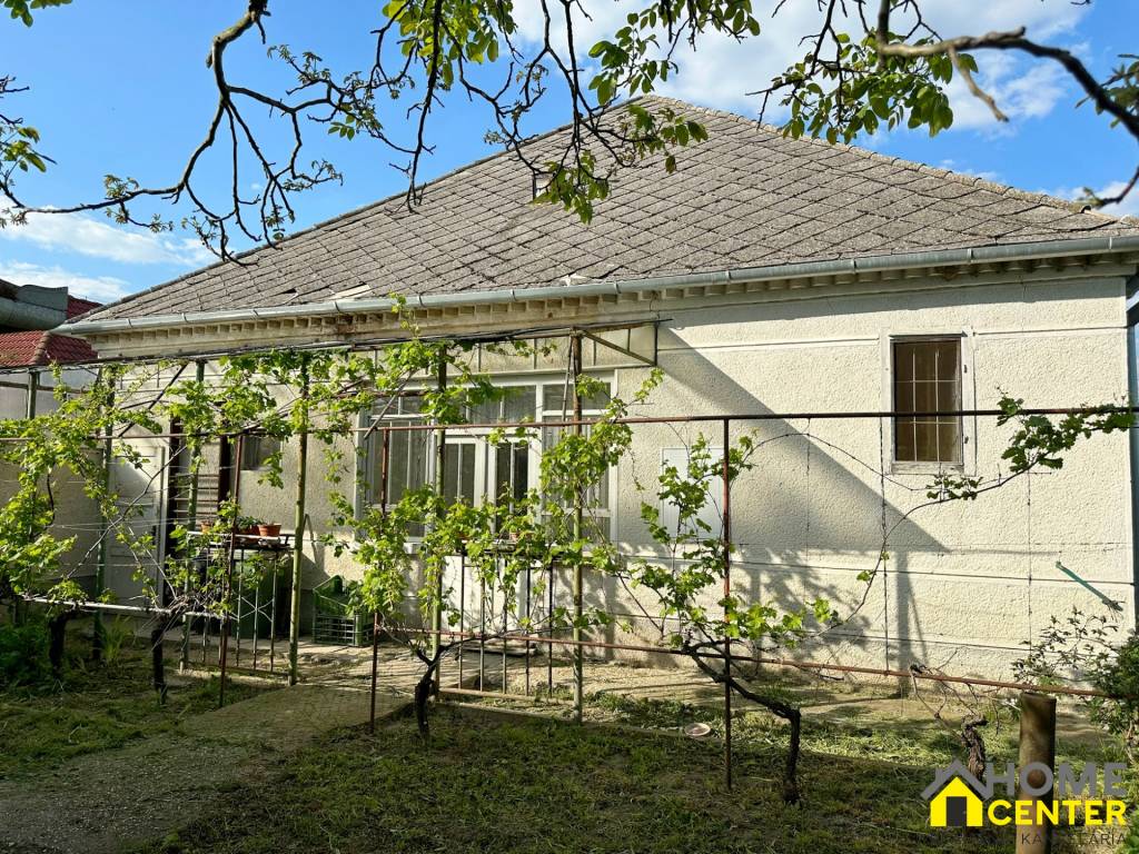 NOVÁ CENA RODINNÝ DOM NA 31 ÁROVOM POZEMKU V CENTRE OBCE