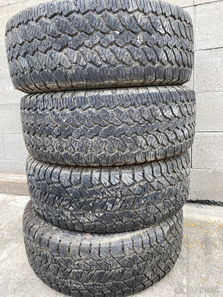 255/60 R18