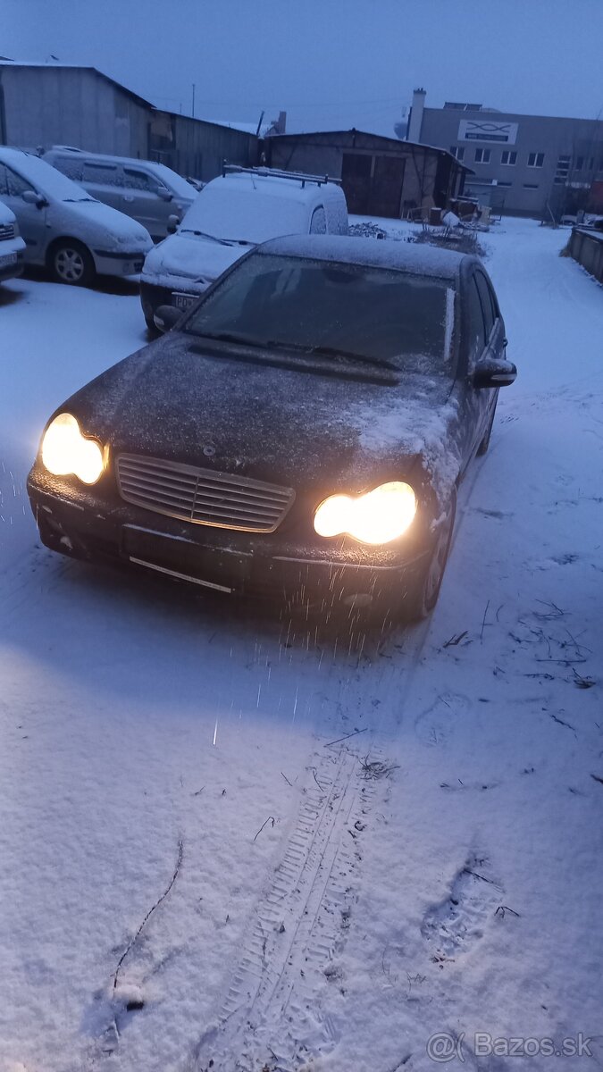 Rozpredám mercedes c220 cdi w203 110kw