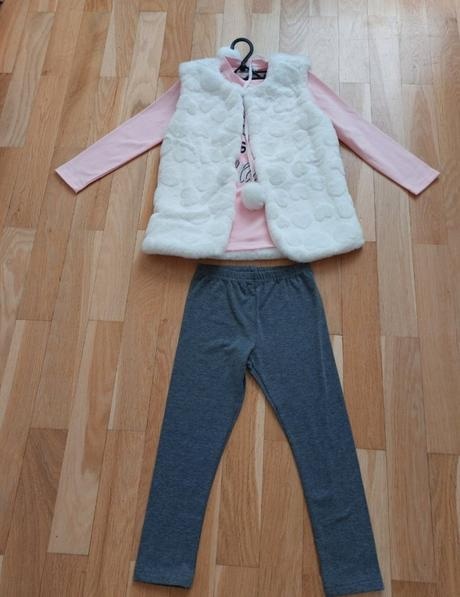 Kožušinová vesta + komplet Happy House 5Y ( 110cm)