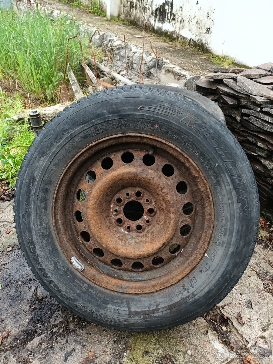 Predam rezervu Peugeot 807