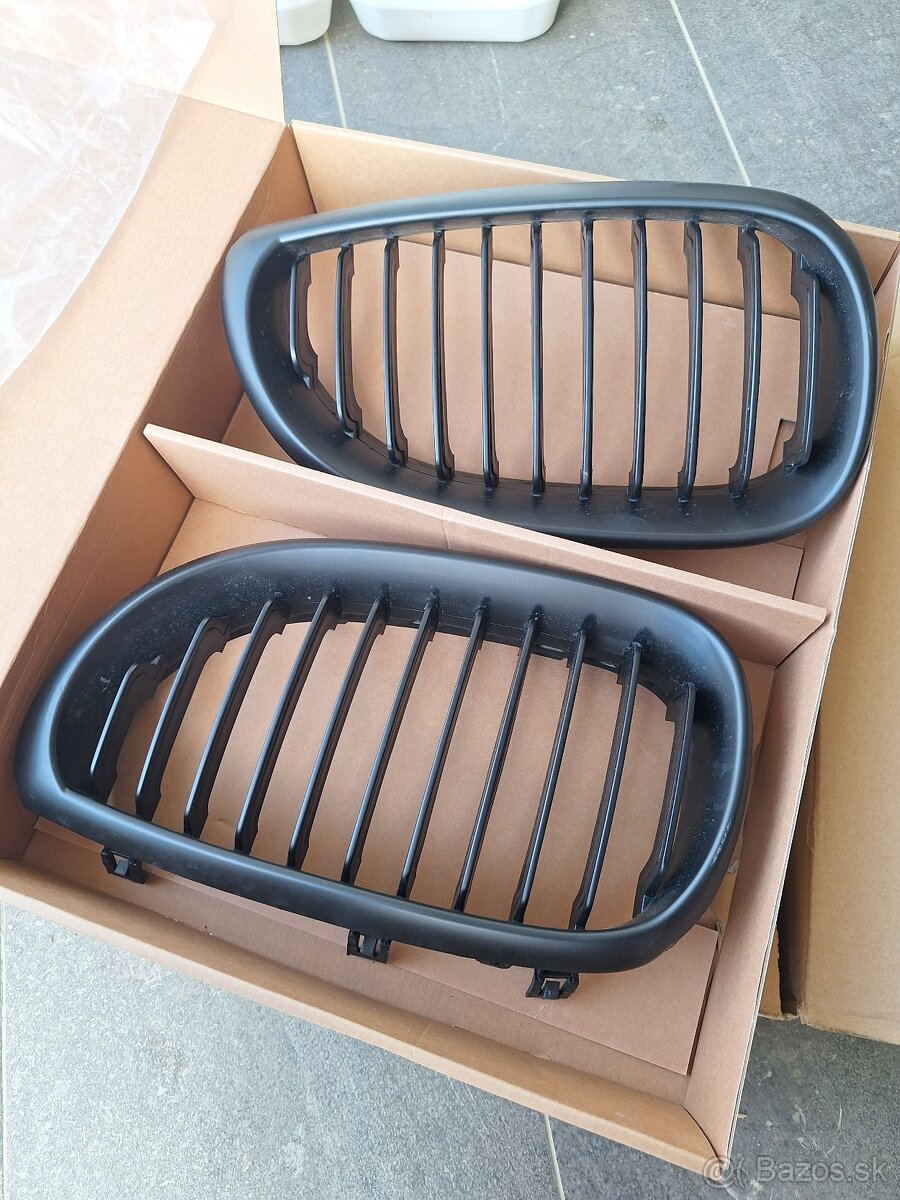 Predna maska čierna - ladvinky BMW E60