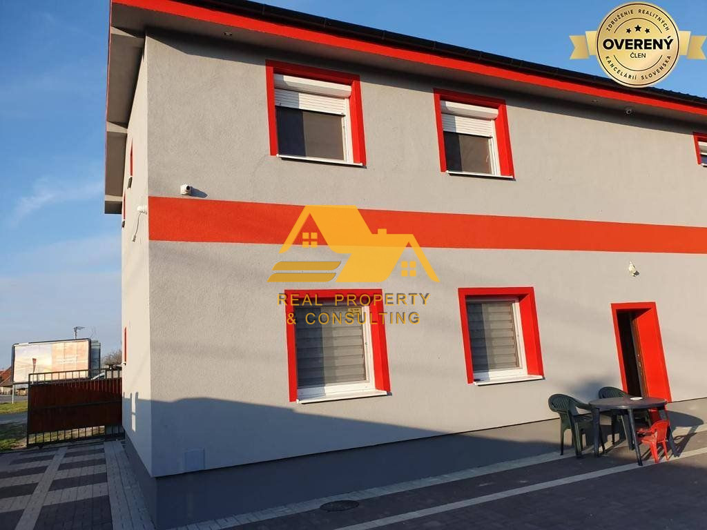 Predám podnikateľský objekt v Komjaticiach