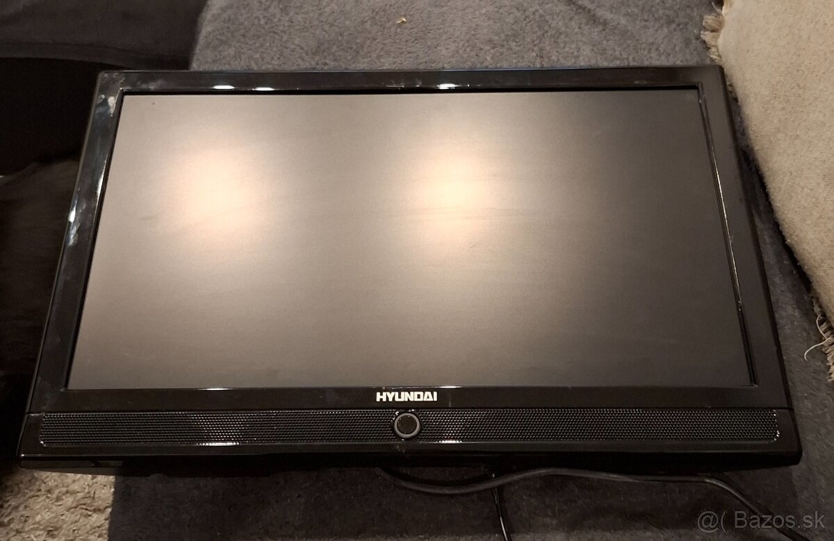 STARSI televizor s DVD a USB