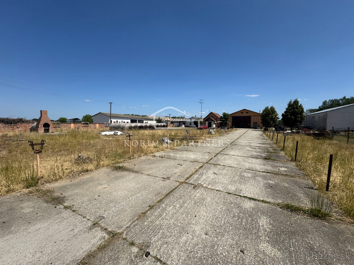 NOVINKA - Rodinná farma na vyše 2,5 hektároch pri Komárne