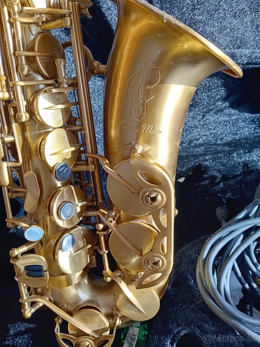 Saxofón Eastern music