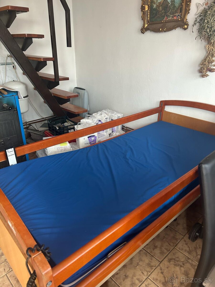 Polohovateľna posteľ pre zdravotne postihnutých