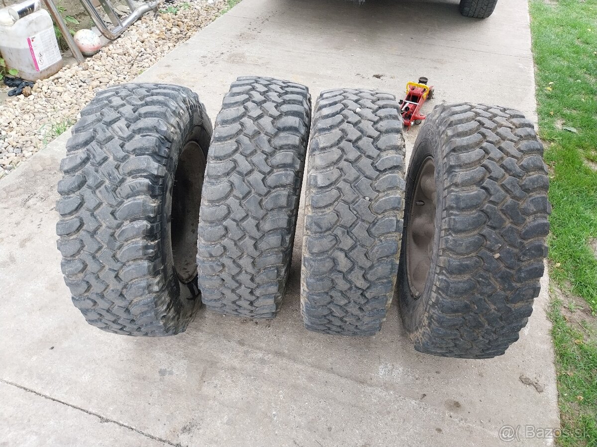 Pneu 235/75R15 na alu diskoch 6x139,7