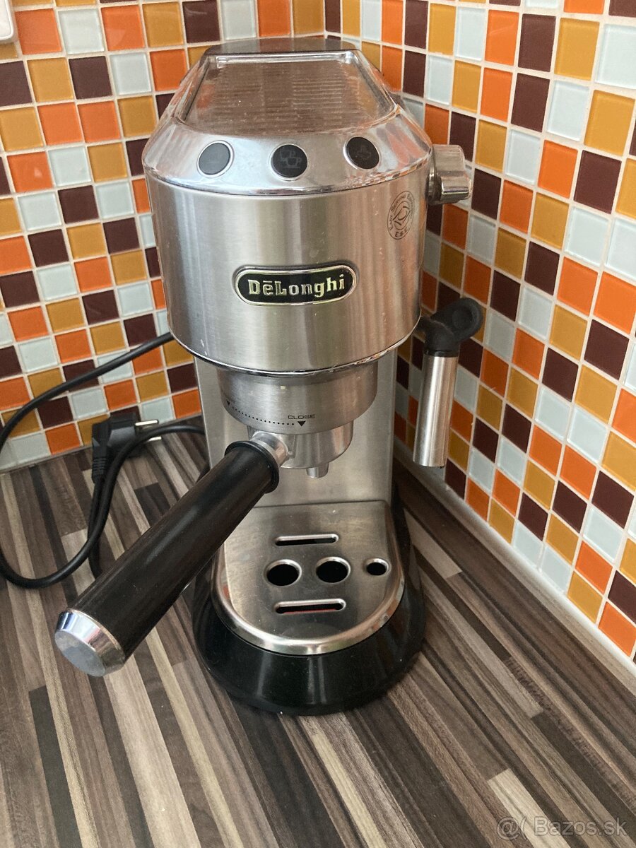 DeLonghi kavovar