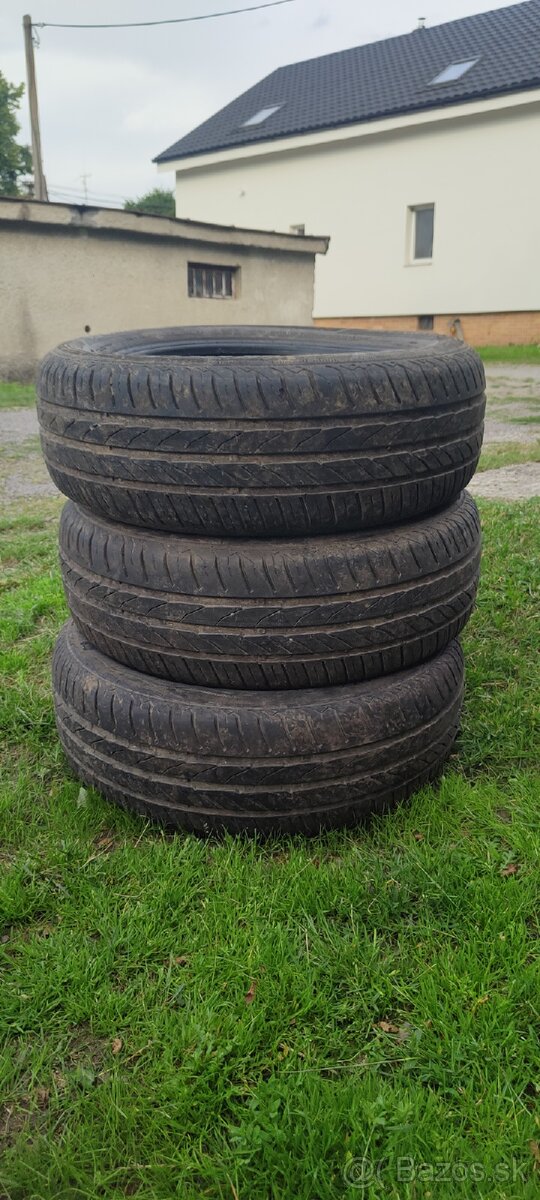 Letné gumy 195/60 r15