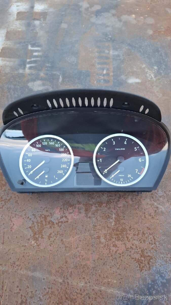 Budíky BMW E60