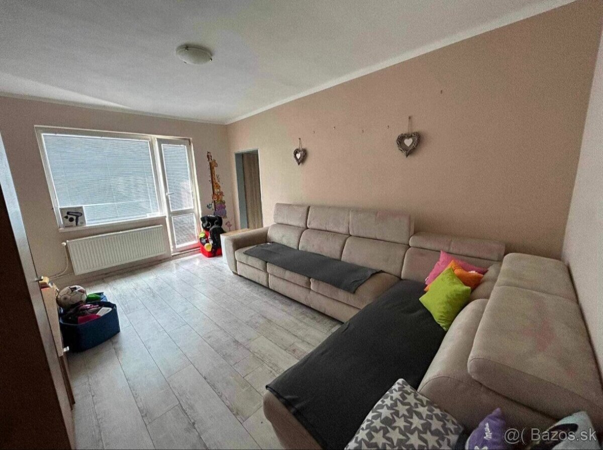 Priestranný slnečný byt