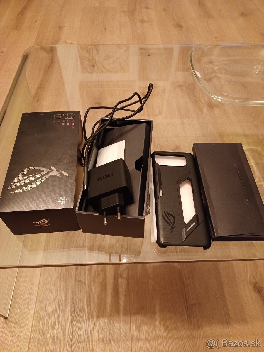 Vymením krásny a plne funkčný ASUS ROG PHONE 6 - komplet