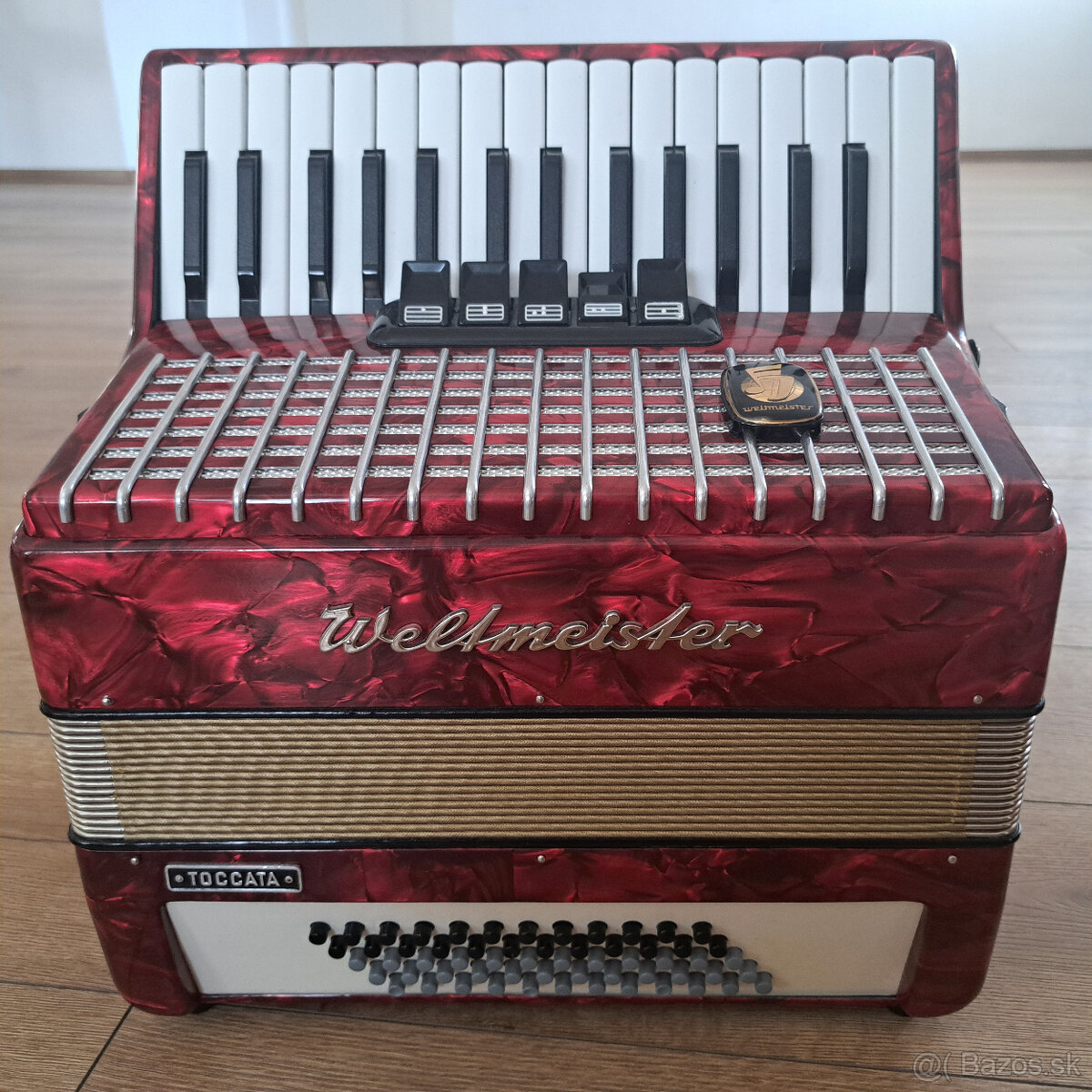 Akordeón, Weltmeister TOCCATA 60 bas