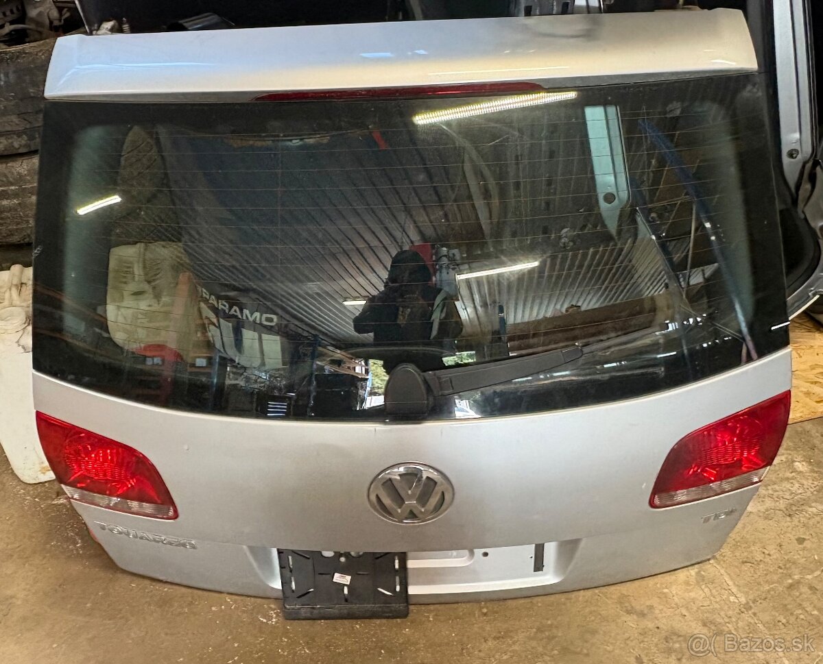 Zadny kufor volkswagen touareg