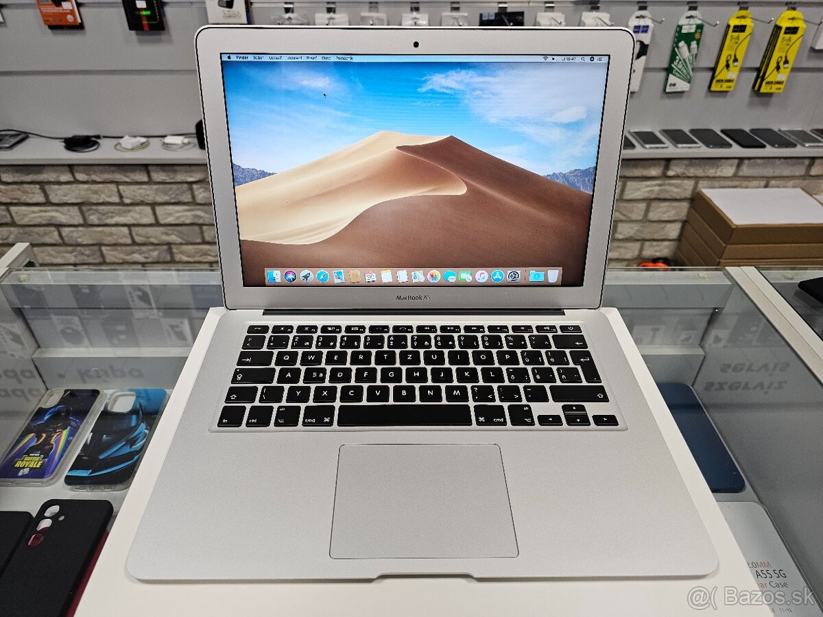 MacBook Air 2017 + Magic Mouse + AirPods 2