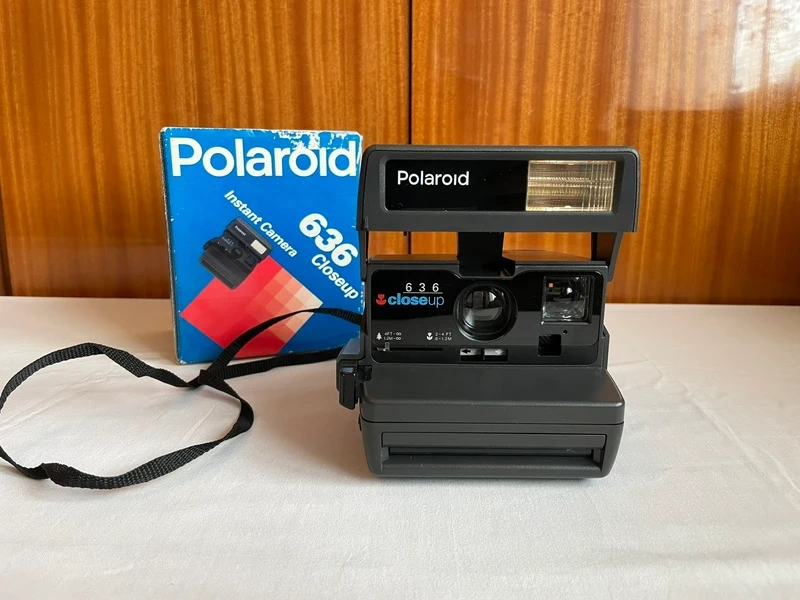 POLAROID 636 Close Up