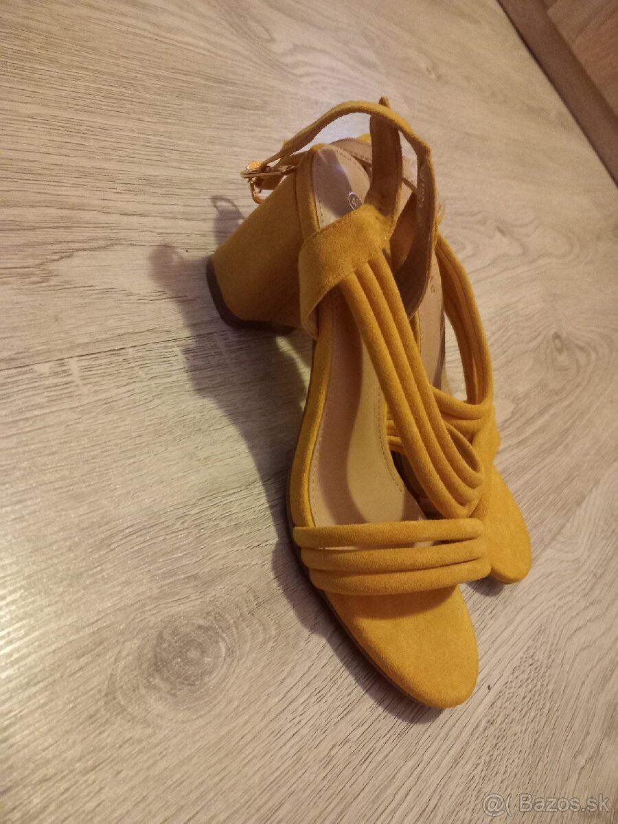Dámska spoločenská obuv 40