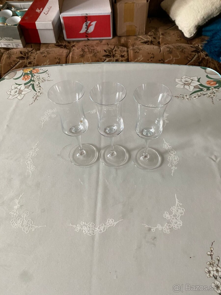 Set pohárov na stopke