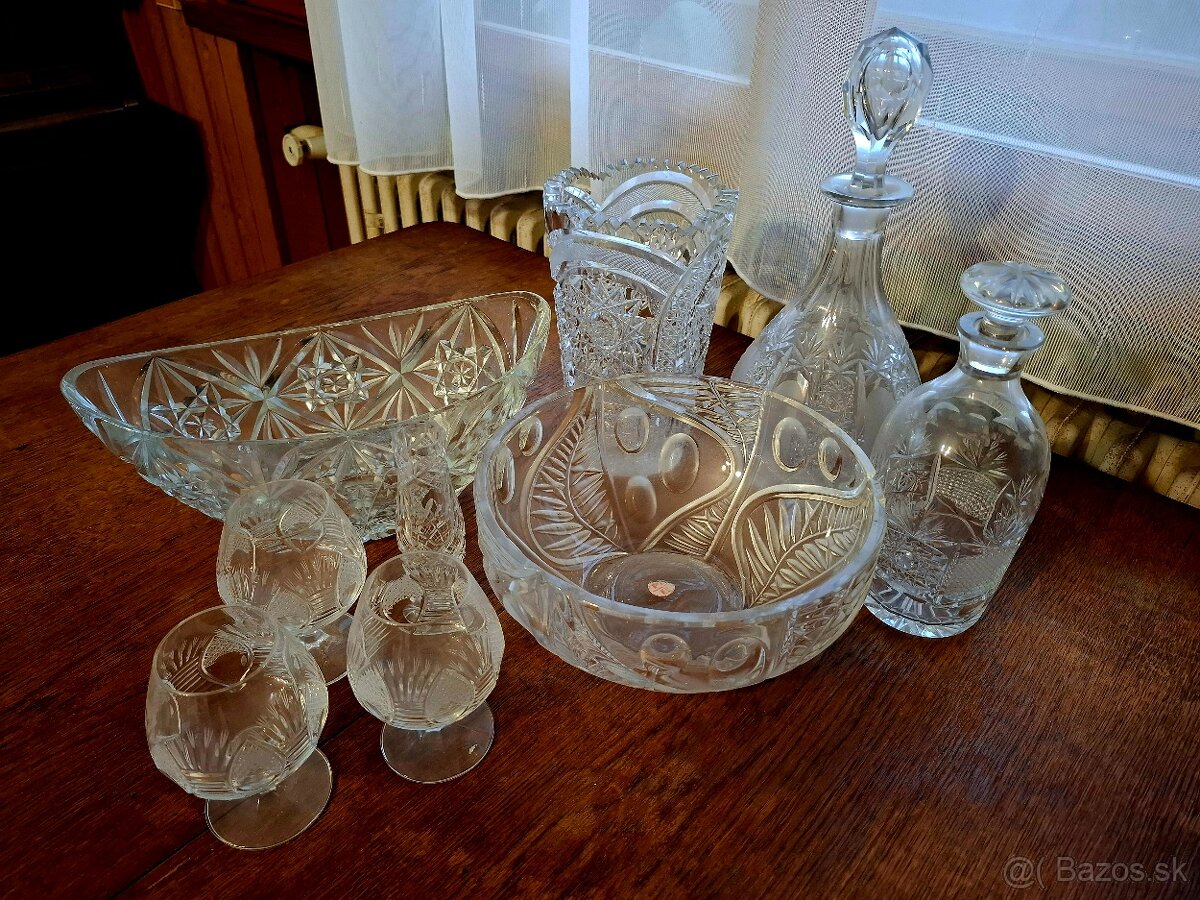 Predam kristalove vazy, misy a pohare