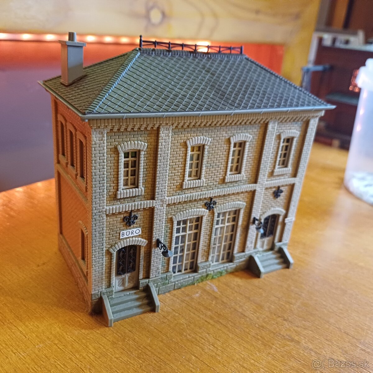 modelova zeleznica HO budova