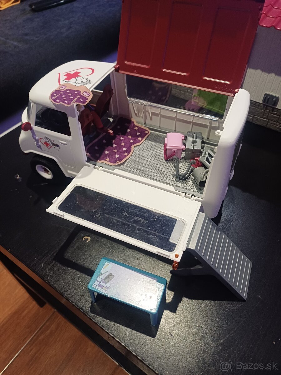 Schleich mobilná ambulancia