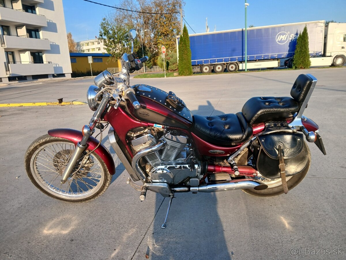 Suzuki Intruder VS 800