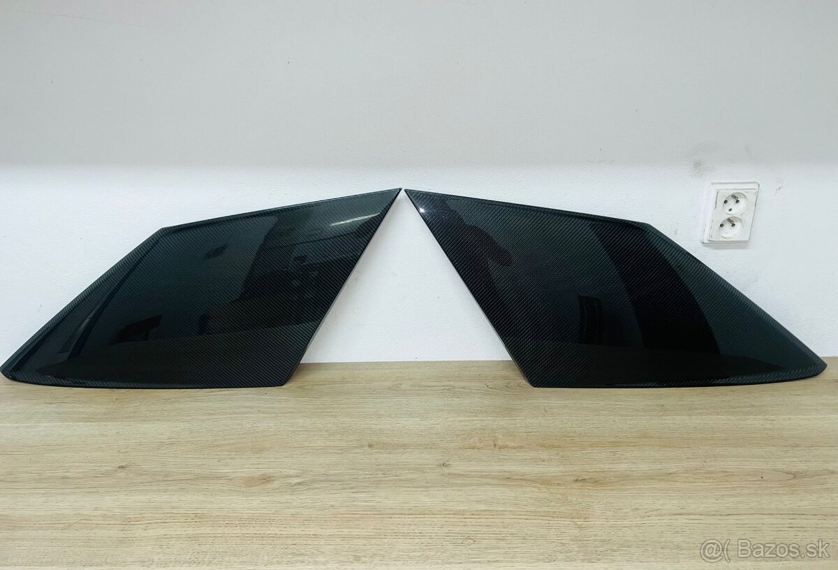 Audi Q2 GA 81A kryt sloupku C Carbon