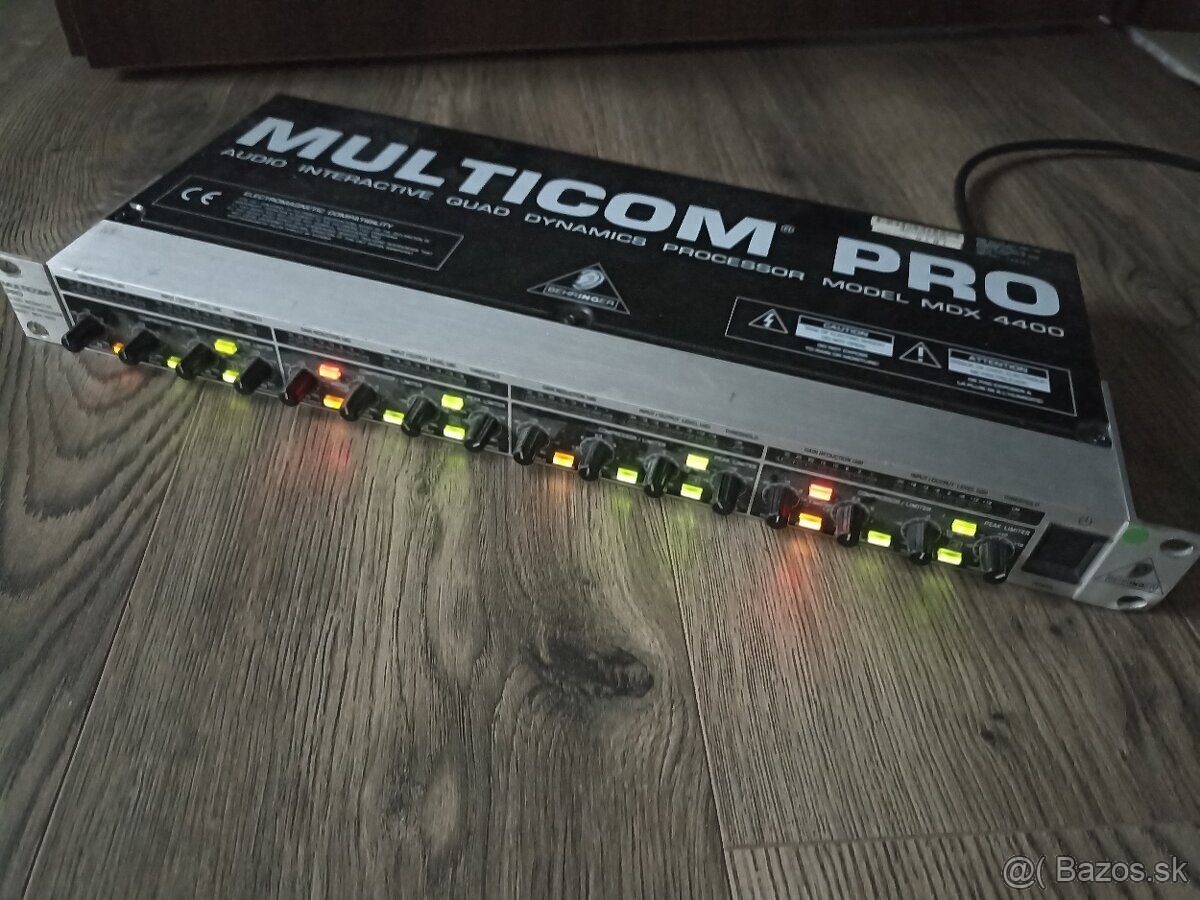 Behringer Multicom PRO 4400