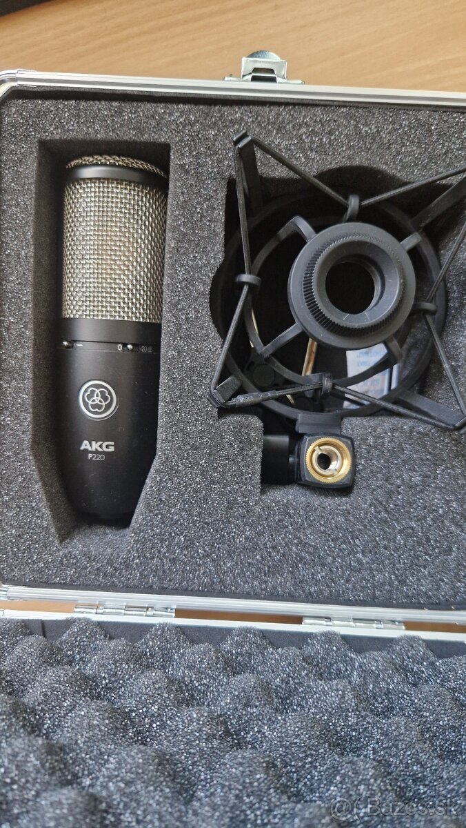 Štúdiový mikrofón AKG P220