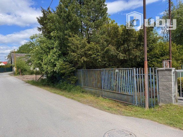 Stavebný pozemok 928 na predaj, Hliník nad Váhom