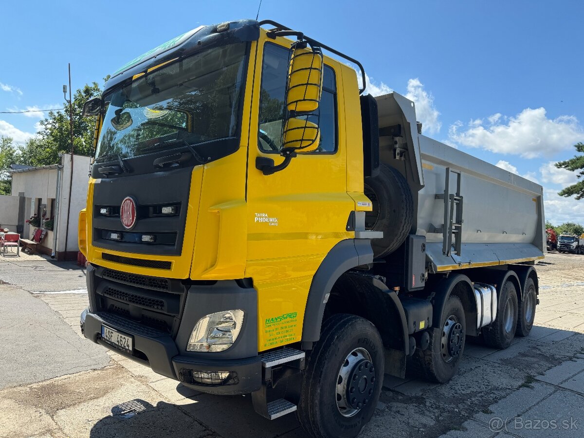 Tatra phoenix 8x8