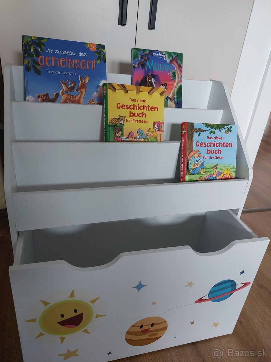 Regál na hračky