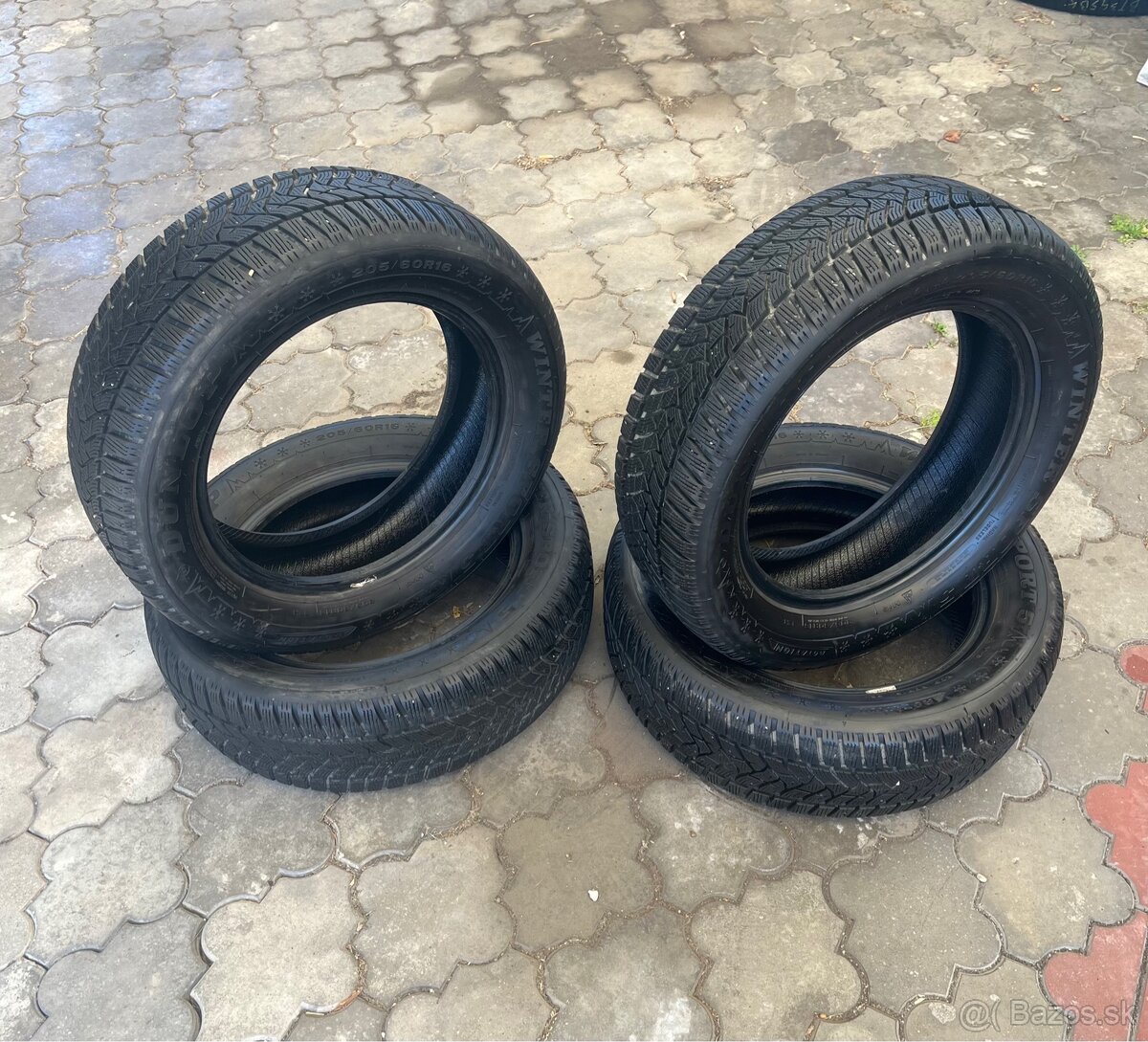 205/60 R16 Zimne Dunlop Top stav