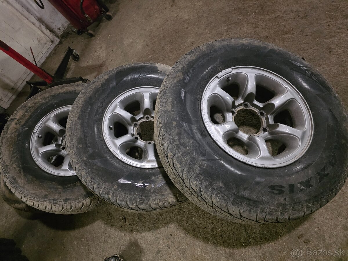Kolesa Mitsubishi Pajero 265/70 R15