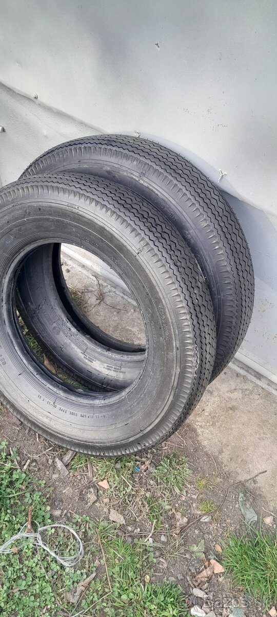 Pneumatiky Ŝkoda 1202 Stw