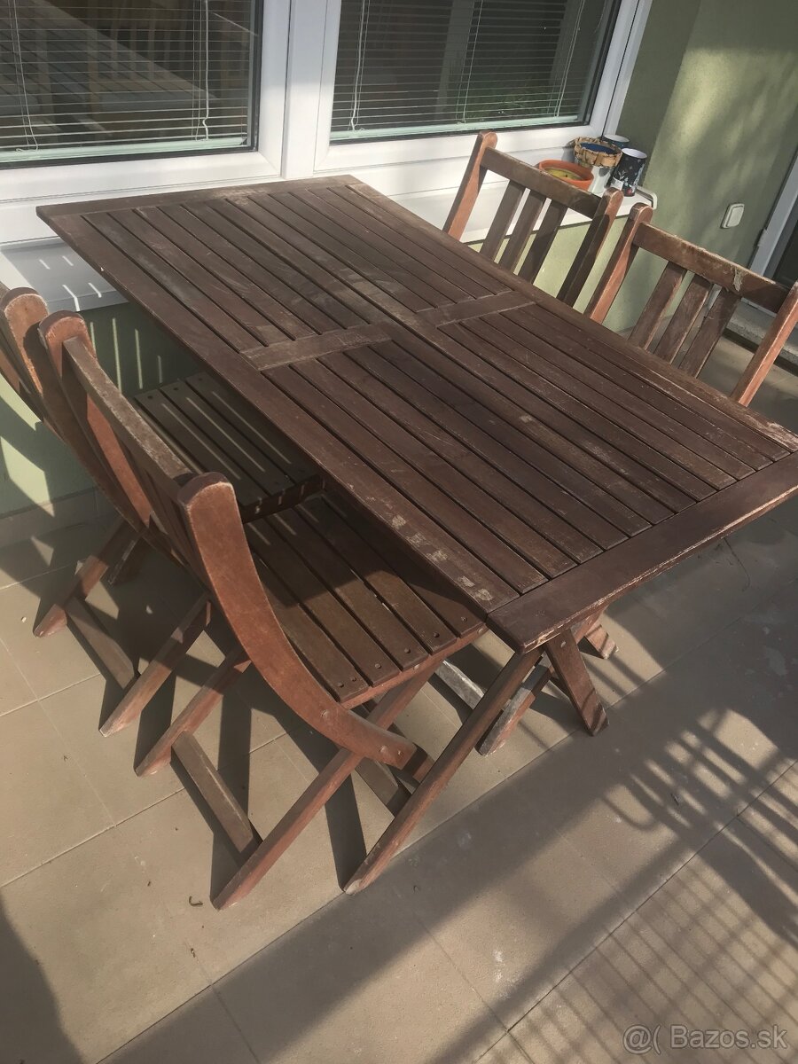 Stôl a 4 stoličky na záhradu / balkón
